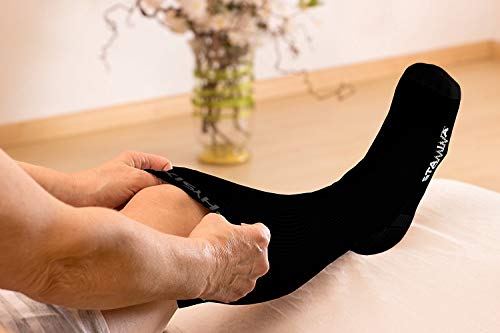 Physix Gear Compression Socks 20-30 mmHg - Men & Women - Running, Nurses, Shin Splints, Flight, Travel Black S/M