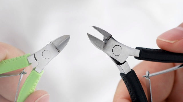 FVION Cuticle Clippers – Small Cuticle Trimmer, Rubber Coated Handle Manicure Tools – Full Jaw Cuticle Cutter for Nails (9mm) Green