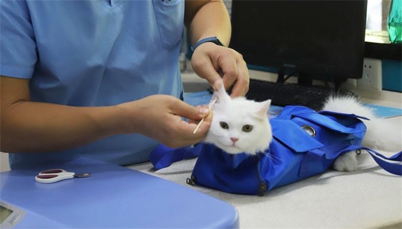 Pet Grooming Bag for Nail Trimming & Anti-Scratching – Restraint Cat/Dog for Claw Care, Medical Exams, 17" L x 10" W, Fits 8-12 lbs (Green, Medium) Green