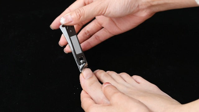 FERYES Ingrown Nail Clipper - Slant Curved Blade Nail Clipper for Thick Toenails and Ingrown Nails, Podiatrist Toenail Clippers for Seniors and Men Black Slanted Curved Blade