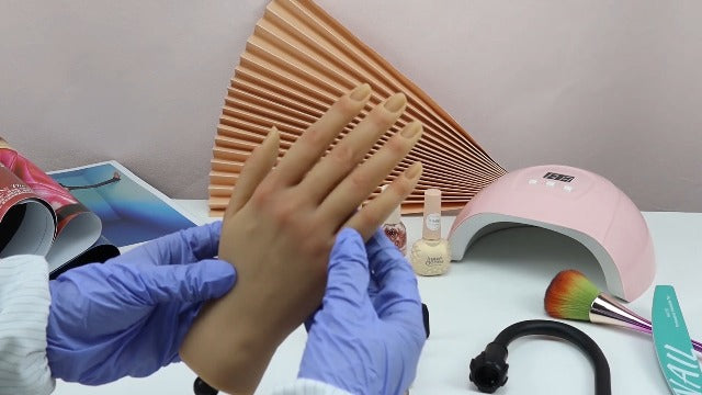 Nail Pratice Training Hand for Acrylic Nails with Stand Bracket,Soft Silicone Maniquin Hand, Flexible Bendable Nail Practice Fake Hand for Nails Art Practice Tool Left Hand 4#