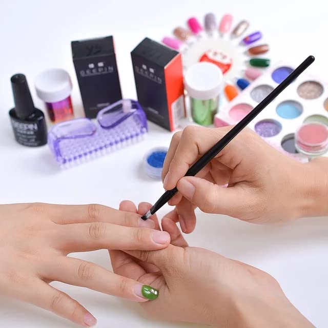 4 Pcs Nail Brush for daily Use - 4 Different Kinds of Fingernail brush with Plastic Handle Nail brush for cleaning Fingernails - Easy to use Nail Scrub brush - Nail Cleaner Nail brushes for Hands Feet Assorted 4pcs