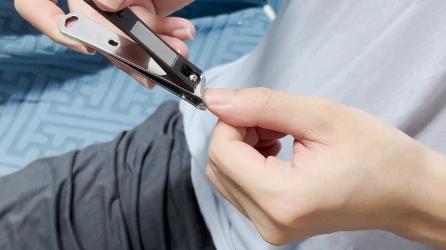 FVION Slanted Edge Nail Clippers - Angled Curved Blade Ingrown Nail Clipper for Thick Toenails, Podiatrist Toenail Clippers for Men and Women (Black) Black