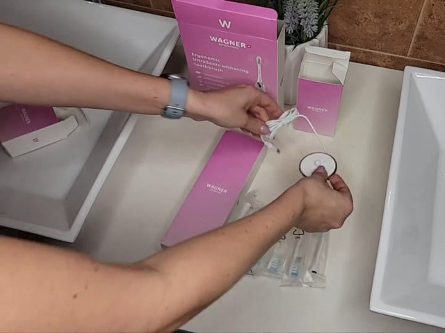 Wagner Stern Ultrasonic Toothbrush with Pressure Sensor, Peach/Blue, Battery Powered, Unisex-Adults