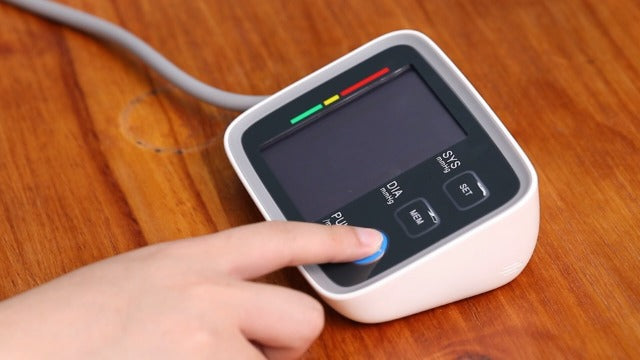 Automatic Upper Arm Blood Pressure Monitor 2 Cuff Sizes 1 monitor + 2 cuff sizes