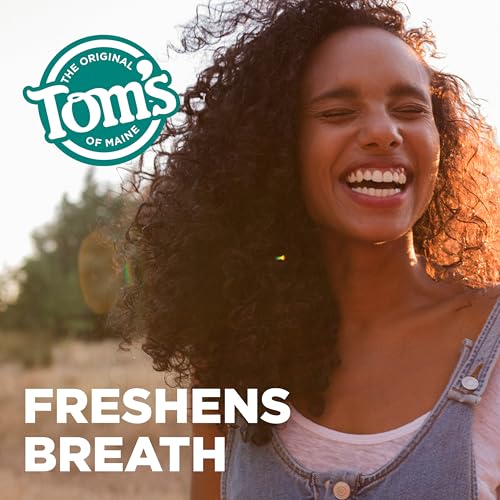 Tom's of Maine Antiplaque and Whitening Toothpaste, Fennel, 3 Pack, 4.5 oz 4.5 Ounce (Pack of 3)