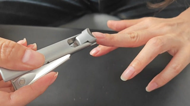 BALUCA 9mm Wide Jaw Opening Curved Finger Toe Nail Clippers with Catcher - Anti Splash Extra Large Toenail Clipper for Thick Nails, Nail Cutter Trimmer for Seniors, Men and Women