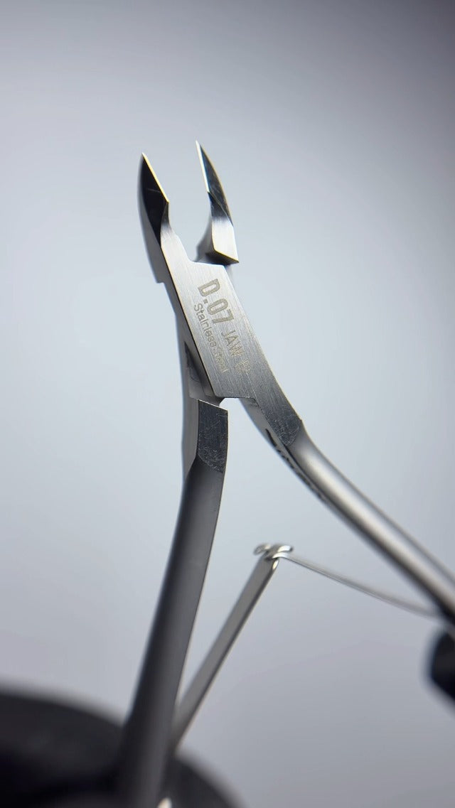 NGHIA Cuticle Nipper - D-07 JAW 16 | Stainless Steel | Durable and Sharp | Ergonomic Design | Grey Plated | Ideal for Salons and Home Use Jaw 16 (6.5 - 7.5 mm)