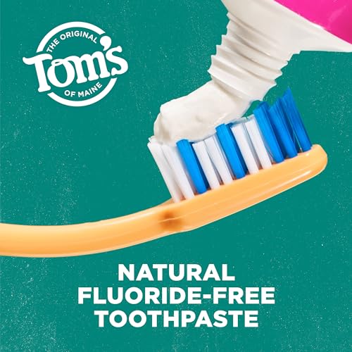 Tom's of Maine Antiplaque and Whitening Toothpaste, Fennel, 3 Pack, 4.5 oz 4.5 Ounce (Pack of 3)