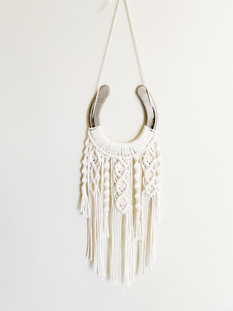 Dielianyi Equestrian Macrame Wall Hanging Equestrian wall art Handmade macrame decor Equestrian-inspired wall hanging horse lover decor (White) White - BeesActive Australia