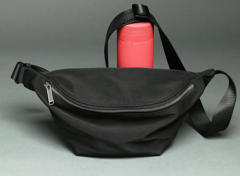 small crossbody bag is suitable for both men and women, with adjustable shoulder straps, mini chest bag, and phone bag, suitable for travel, sports, and fitness