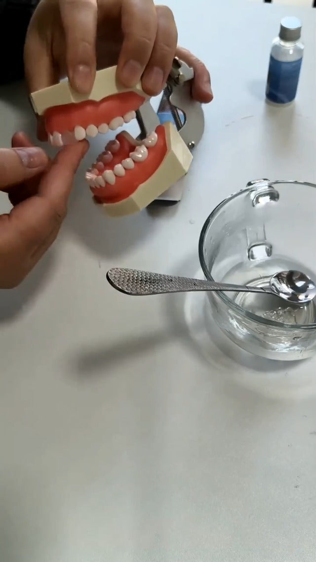 Tooth Repair Kit, Moldable Tooth Filling Repair Kit, Dental Care Kit Fixing The Missing and Broken Replacements, DIY Natural Filling Fake Teeth,Smile Confidently Again