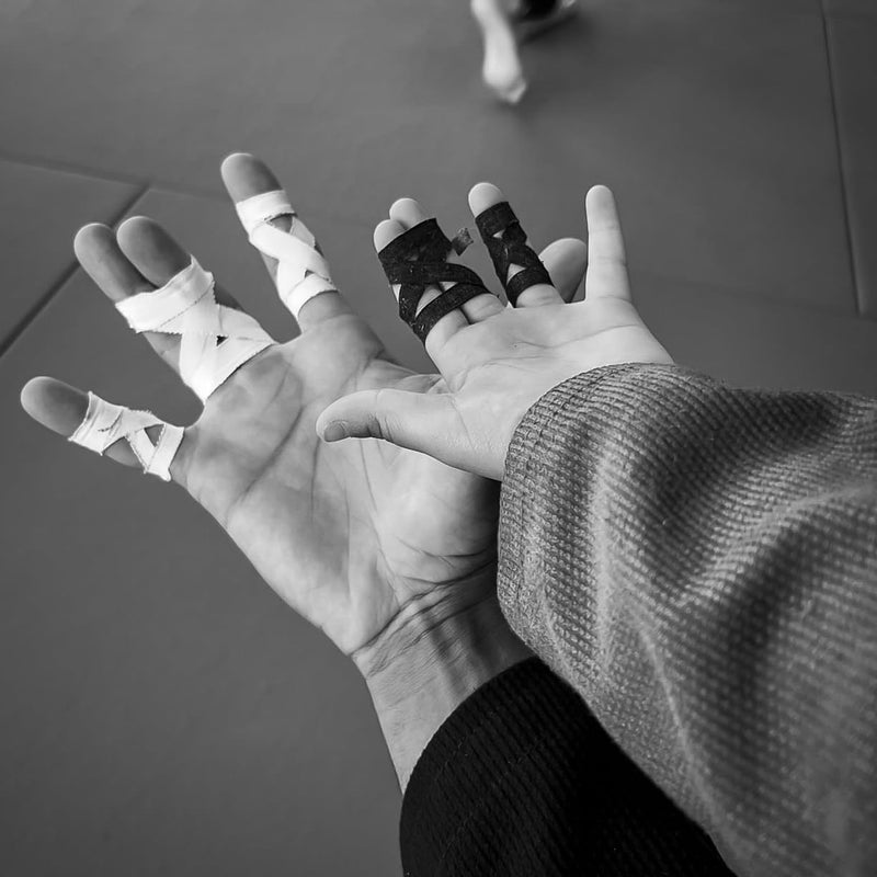 Bighorn Athletics Pro Series Jiu-Jitsu Finger Tape, 8-Rolls with Tin Holder, Enhanced Extra Strength, Residue-Free (0.3-Inch, Black) 0.3-Inch - BeesActive Australia