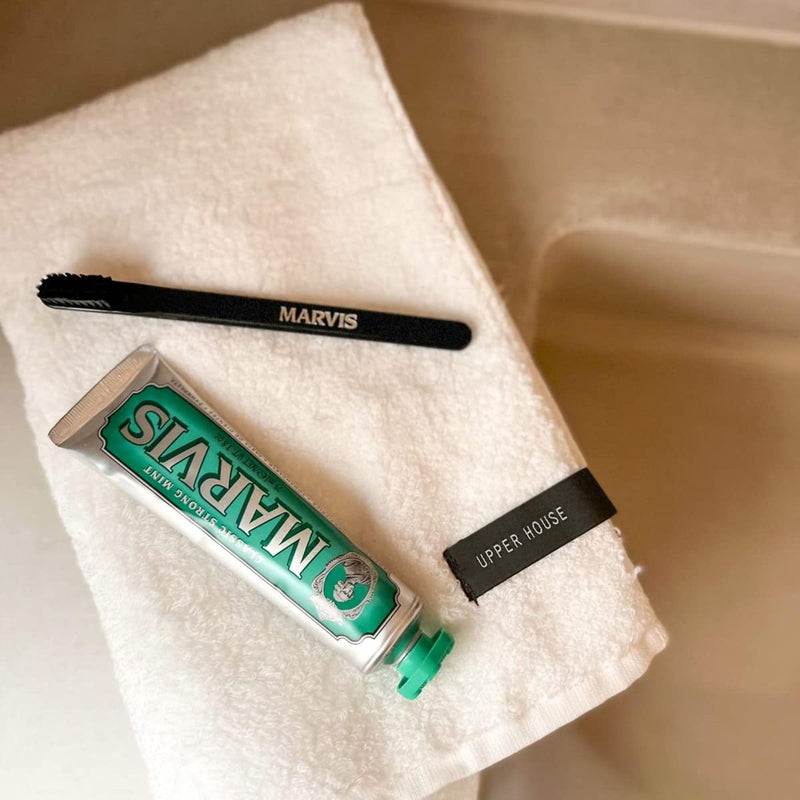 Marvis Classic Strong Mint Toothpaste 3.8 Ounce (Pack of 1) - BeesActive Australia