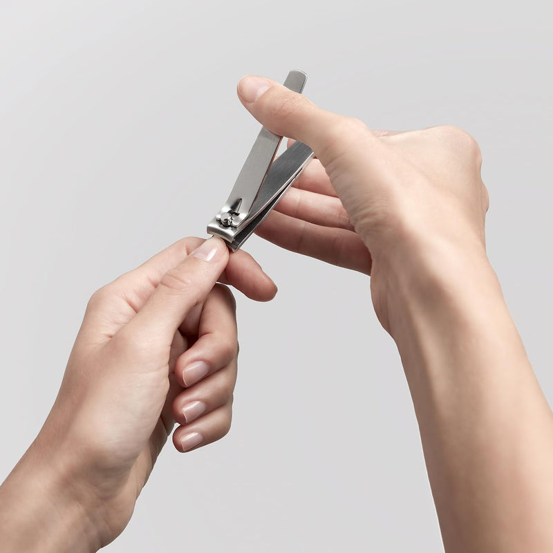 ZWILLING Nail Clipper (for fingernails and toenails, strong leverage, slightly curved cutting edge, hypoallergenic), Premium, Silver, 3.5 inch