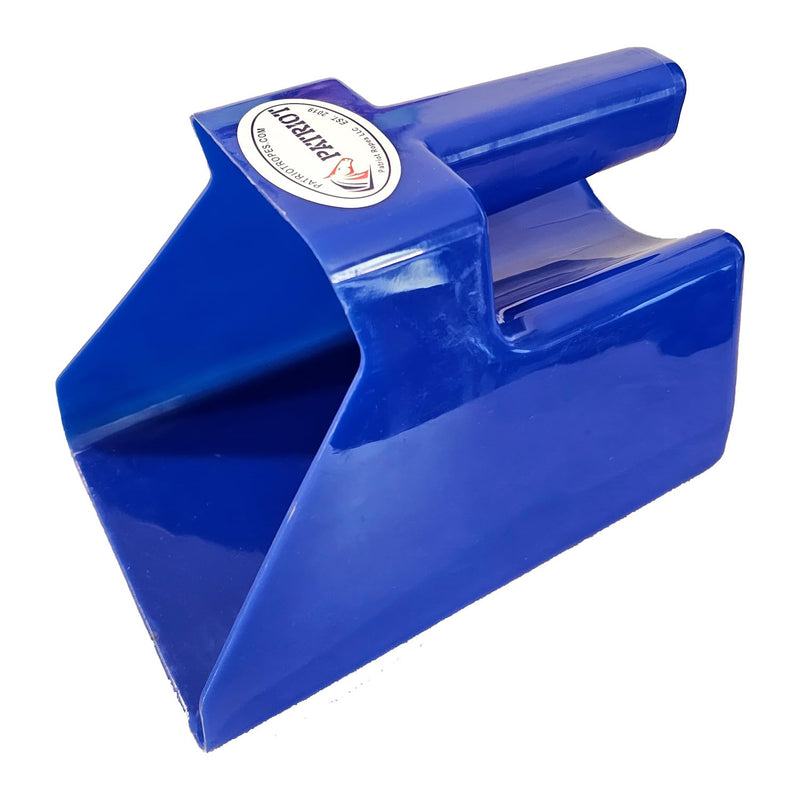 Patriot 3 Quart Feed Scoop for Livestock, Hand Protection, Blue, Black - BeesActive Australia