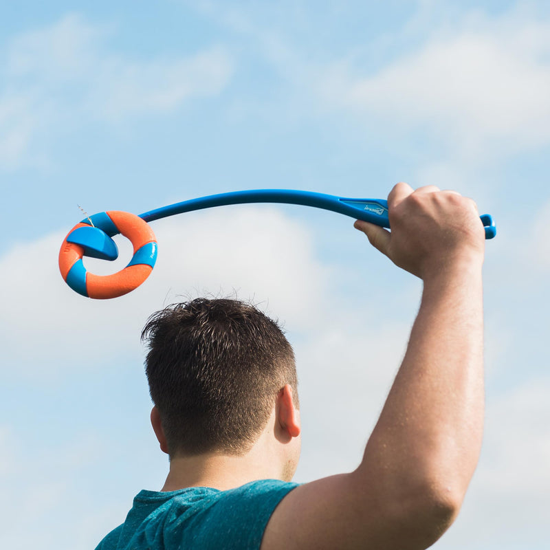 Chuckit! Ring Chaser Dog Ball Launcher Dog Toy Set, 22 Inch Length with 4.5 Inch Dog Ball Ring - BeesActive Australia