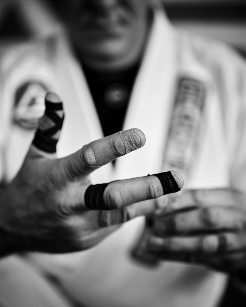 Bighorn Athletics Pro Series Jiu-Jitsu Finger Tape, 8-Rolls with Tin Holder, Enhanced Extra Strength, Residue-Free (0.3-Inch, Black) 0.3-Inch - BeesActive Australia