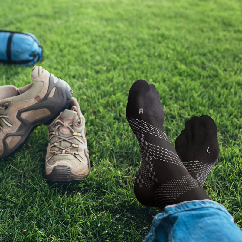 TechWare Pro Plantar Fasciitis Socks - Ankle Compression Socks for Women & Men. Achilles Tendonitis Brace & Foot Arch Support Medium Black / Gray