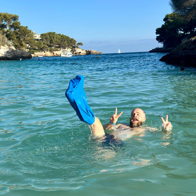 BLOCCS 100% Waterproof Cast Covers for Shower Leg- Swim Cover, Cast Bag for Bath. Durable Cast Sleeve for Swimming - #ASL74 - Adult Short Leg - BeesActive Australia