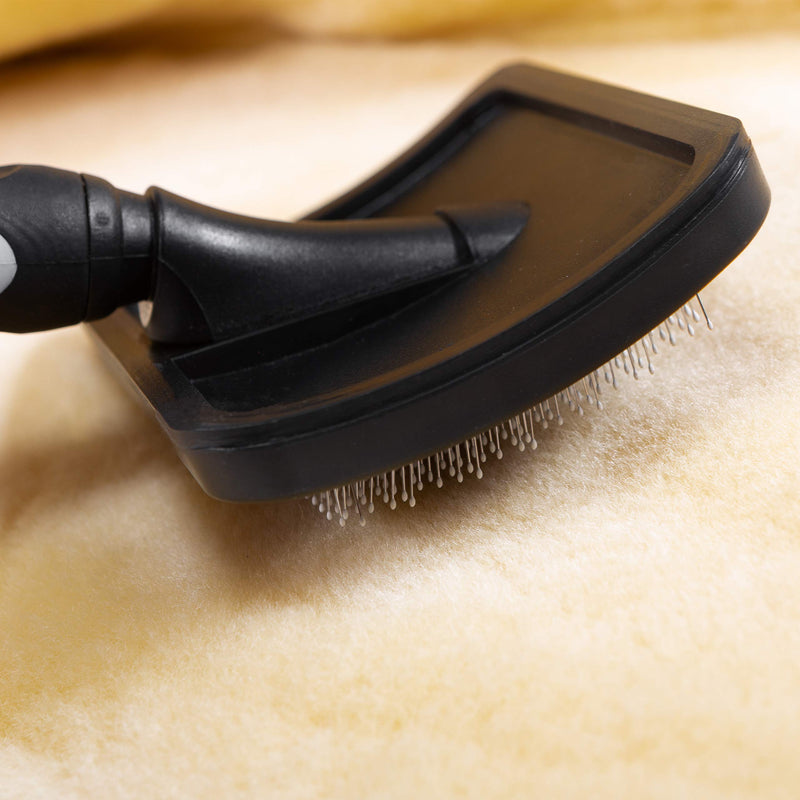 Werner Christ lambskin brush fur brush for removing dirt on sheepskin and lambskin items, brush, care brush for fur in black, one size - BeesActive Australia