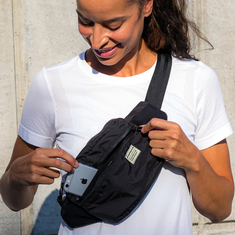 Amphipod R3 Go-About Convertible Pack, Lifestyle & Runners Storage Fanny Waist Pack for Men & Women - Noir - 1.8L