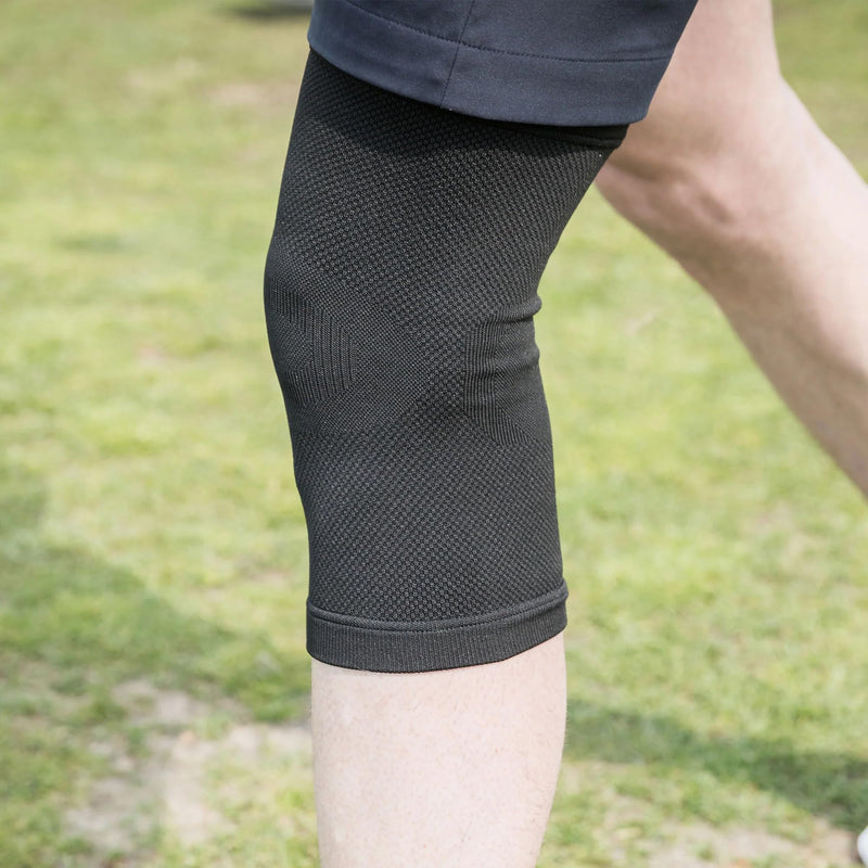 Back on Track Physio Knee Brace 4-Way Stretch 1107 with Welltex Technology, Black, Medium - BeesActive Australia