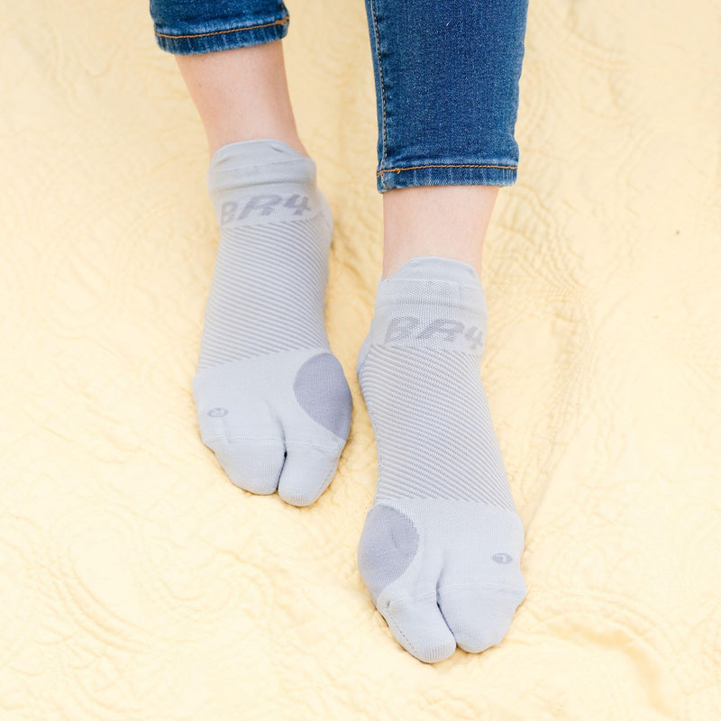 OrthoSleeve Bunion Relief Socks, Patented Split-Toe Design, Cushioned Bunion Socks For Women & Men, Toe Separator to Relieve Pain & Reduce Friction Medium (1 Pair) Black - BeesActive Australia