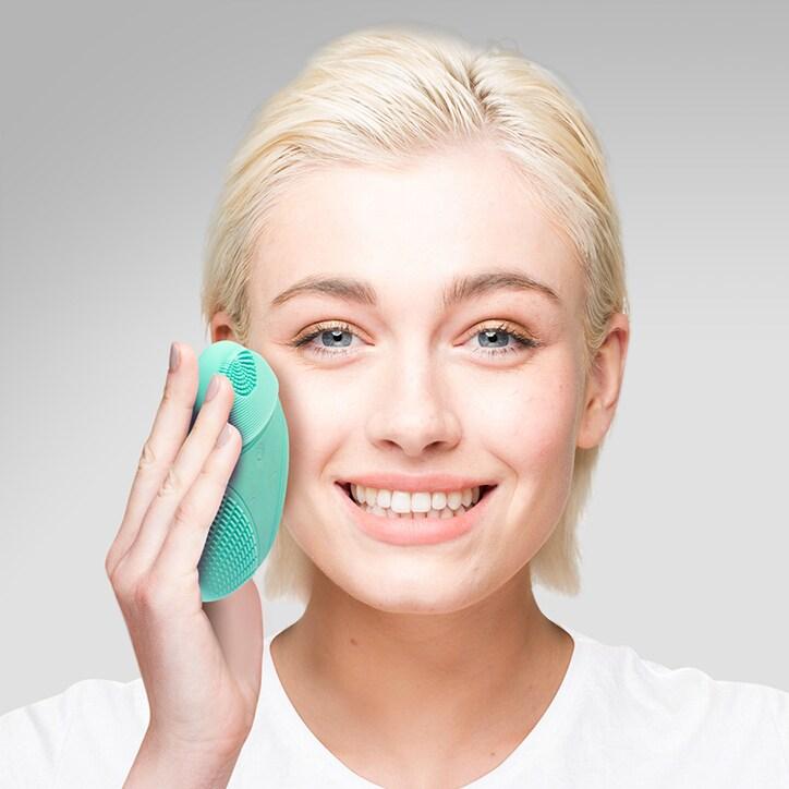 Magnitone XOXO Micro-Sonic SoftTouch Silicone Facial Cleansing Brush - BeesActive Australia