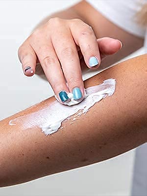 Hey Honey,Love Your Body,Honey Body Moisturizing Lotion.Luxurious honey and shea butter body cream that softens and replenishes the skin while providing a natural glow and antibacterial support. 8.4oz. - BeesActive Australia