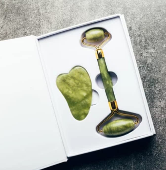 Marble Jade Roller & GUA SHA Boxed Set & 1 Kabuki Brush- Glow Boosting, De-Puffing, Deep Moisture Massage, Lifting & Tightening (1 Set) 1 Set - BeesActive Australia