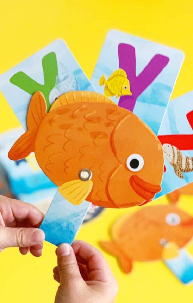 [AUSTRALIA] - Playhouse A-B-Sea Life Go Fish! Card Game with Fish Shaped Easy Card Holders Go Fish Card Game 