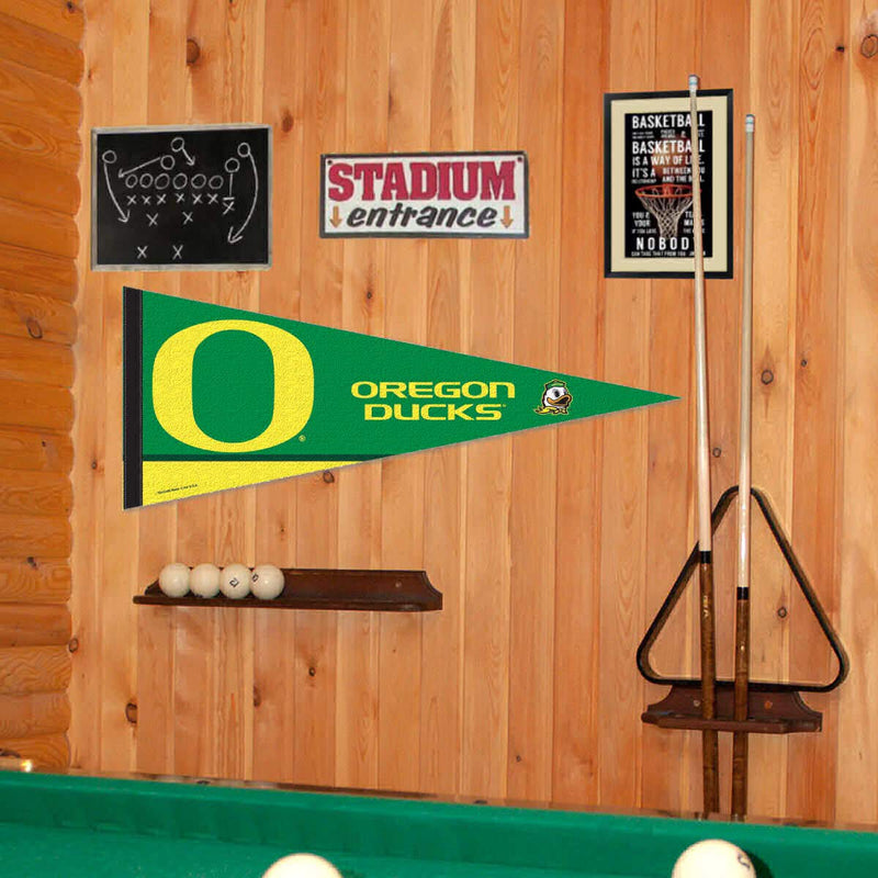 College Flags & Banners Co. Oregon Ducks Pennant Full Size Felt - BeesActive Australia