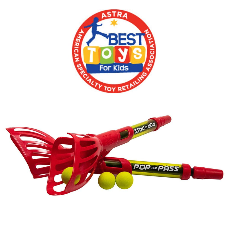[AUSTRALIA] - Hog Wild Pop and Pass Outdoor Game - Toss and Catch Foam Balls with The Launcher - Award-Winning Active Play - Includes 2 Launchers & 3 Foam Balls - Ages 6+ 