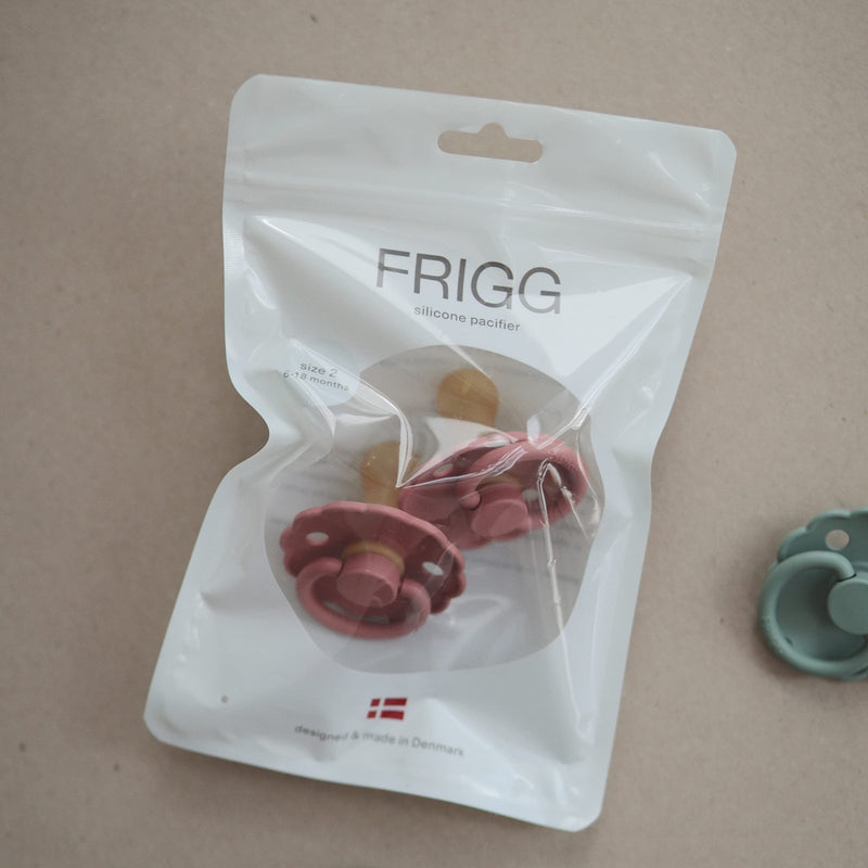 FRIGG Daisy Natural Rubber Baby Pacifier | Made in Denmark | BPA-Free (Powder Blush/Cream, 0-6 Months) 2-Pack - BeesActive Australia