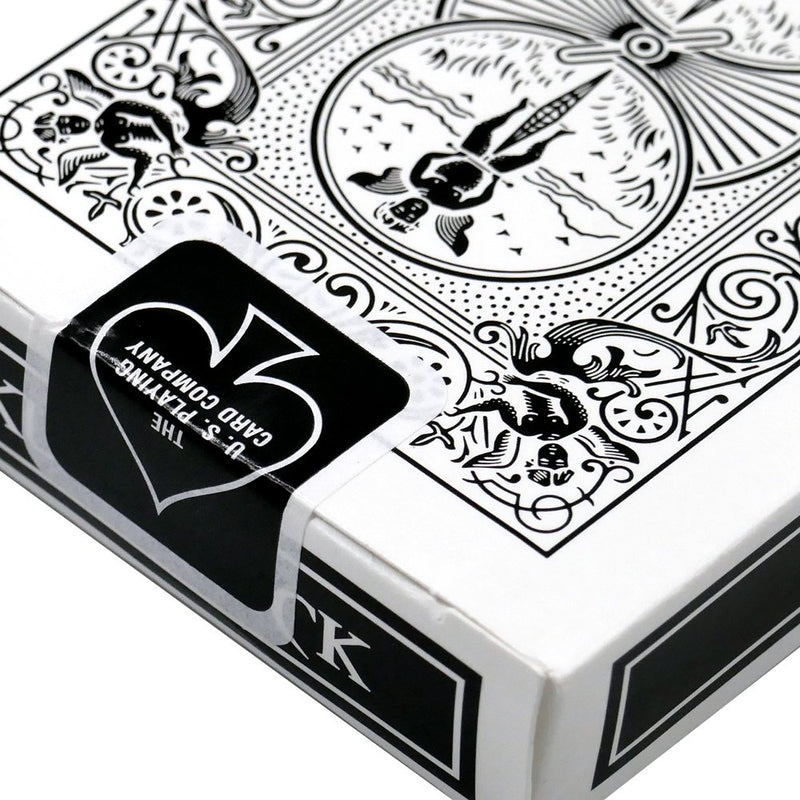 [AUSTRALIA] - Magic Makers Bicycle Black Scorpion Deck with Extra Gaff Cards for Perfoming Magic Card Tricks Black Skull Deck 