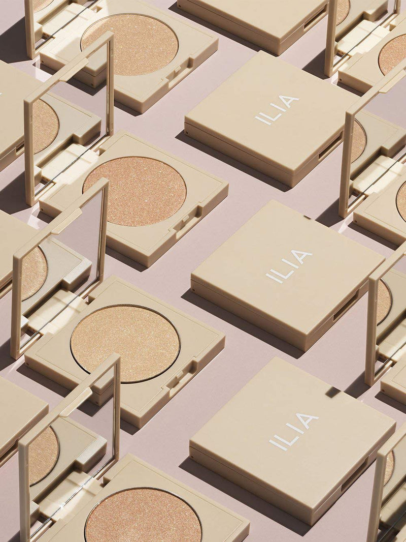 ILIA - Natural DayLite Highlighting Powder | Non-Toxic, Cruelty-Free, Clean Beauty (Decades - Soft Gold) Decades - Soft Gold - BeesActive Australia