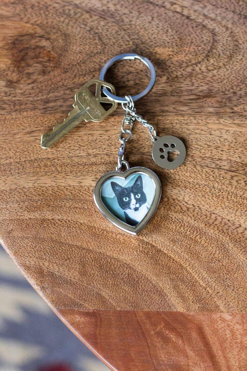Pearhead Pet Keychains, Cat Keychains and Dog Keychains for Pet Owners, Cat Owner Accessories, Dog Owner Accessories Heart Keychain - BeesActive Australia