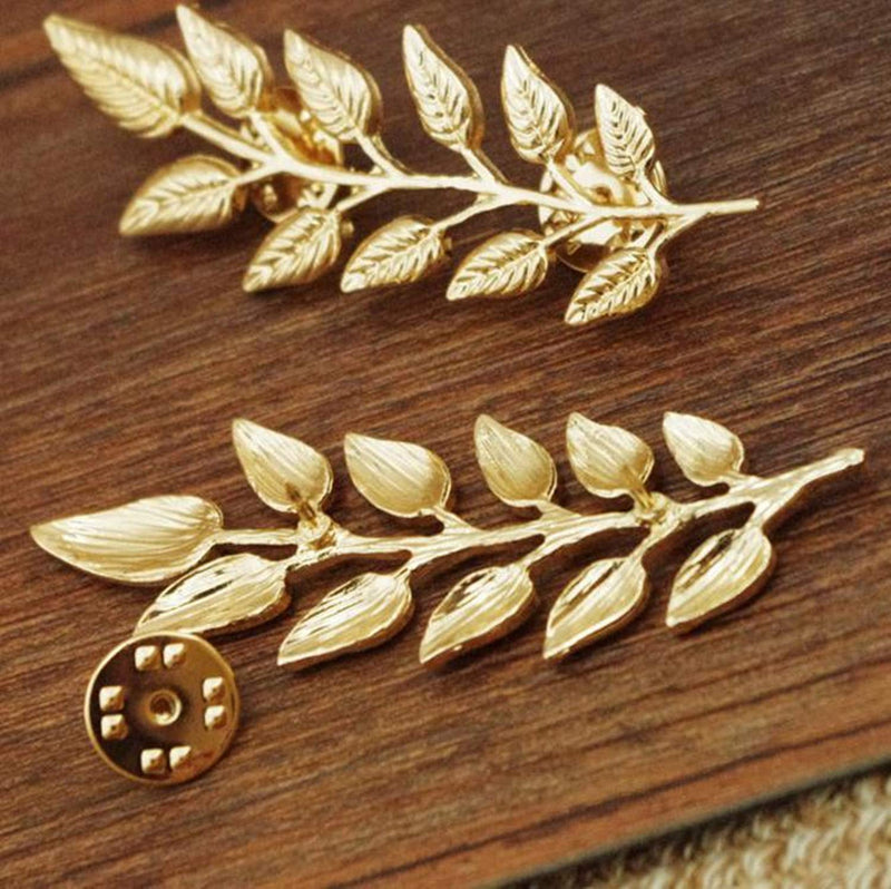 YouU 4 Pcs Deer Head Double Link Chains, Gold Stud, Retro Hollow Pattern and Angle Triangle Tassels Collar Pins Brooch Clip Pin Brooches Shirt Collar Decoration Parts with Free Box - BeesActive Australia