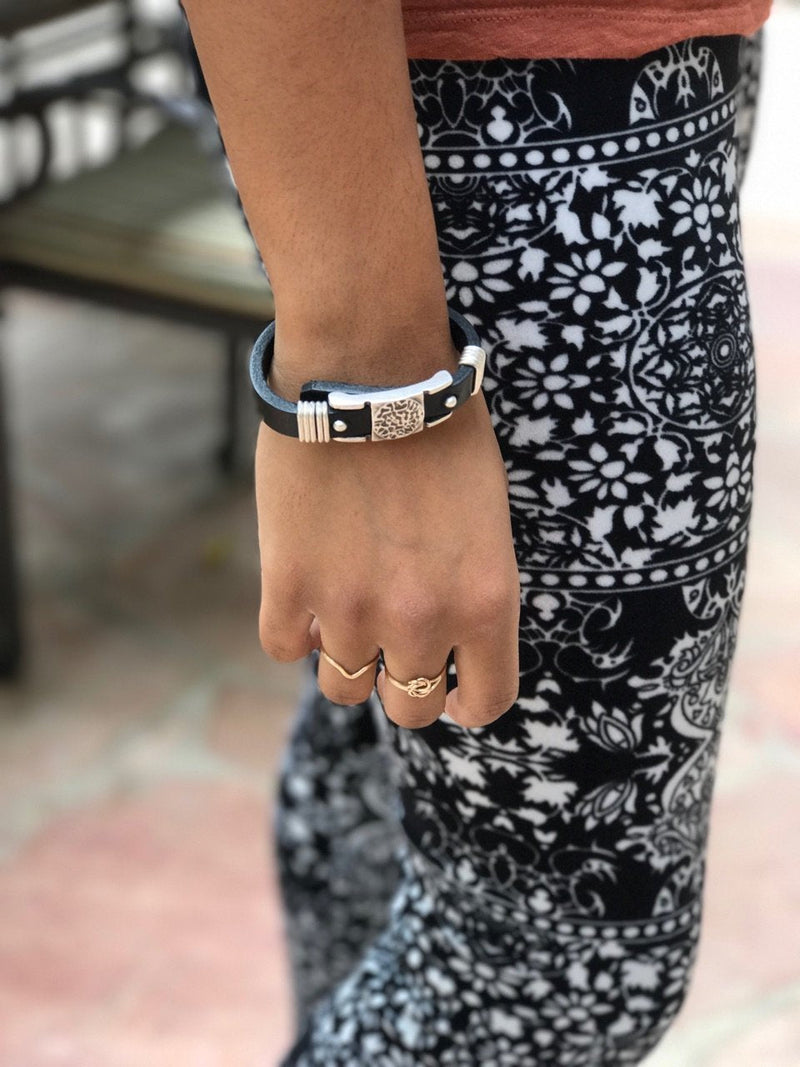 Men's Bracelet Black Leather Hebrew Shema Israel Prayer Bracelet Shema Black - BeesActive Australia