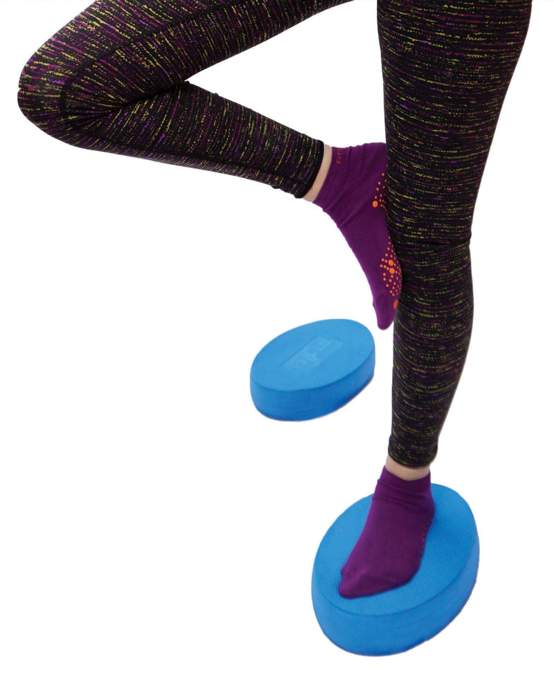 Fit Products Oval Balance Pads/Boards: Pysiotherapy, Pilates, Yoga, Martial Arts, Balance, Endurance, Core Stability, Strength Training, Movement Rehabilitation and Much More! Blue - BeesActive Australia