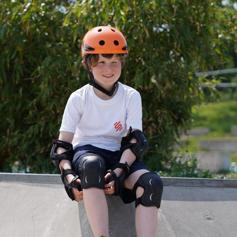 SKATEWIZ Skate Pads for Kids Teenagers and Adults - Impact - Protective Gear Set [6pc] with Knee Pads Elbow Pads and Wrist Guards - Designed in Germany - Climate Neutral and Certified XS (Kids 4 years and older) BLACK - BeesActive Australia