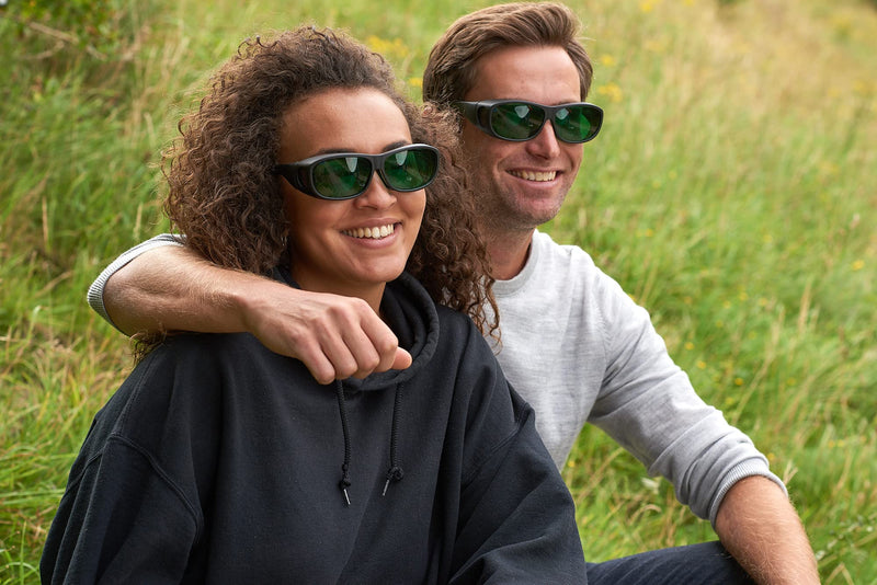 MigraLens OverView Fit-Over Glasses for Migraine Relief | Medium Size | Outdoors and Computer Screens | Unisex | Green Lenses | Black - BeesActive Australia