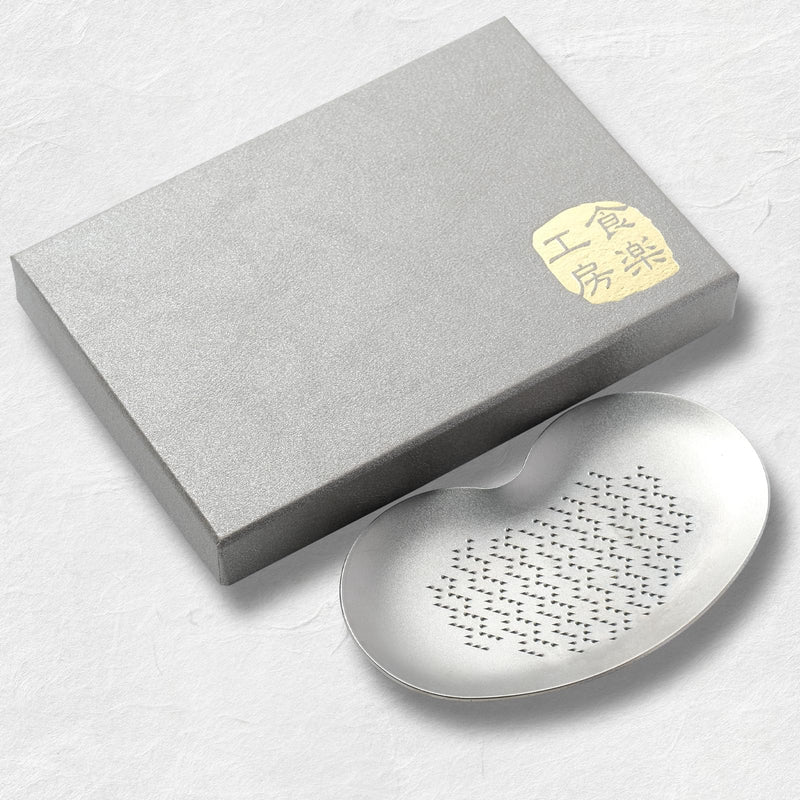 Wablade Japanese Sustainable Titanium Grater for Wasabi Ginger Cheese Salt 3.4 inches Made in Japan - BeesActive Australia