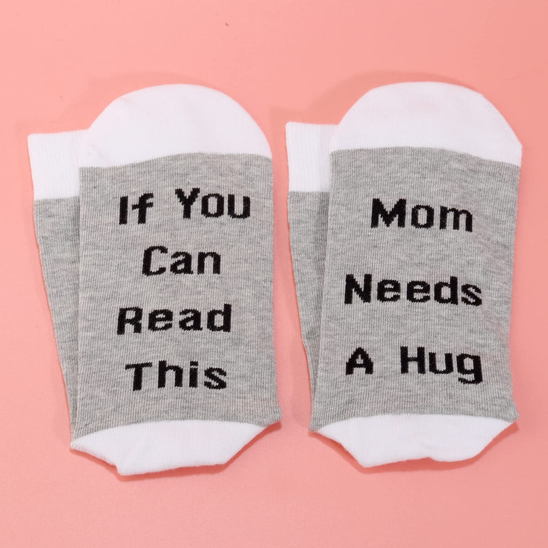 LEVLO Funny Mom Dad Gifts If You Can Read This Mom/ Dad Needs A Hug Cotton Socks Mother Father Lockdown Hug Gifts 2 Pairs-dad&mom - BeesActive Australia