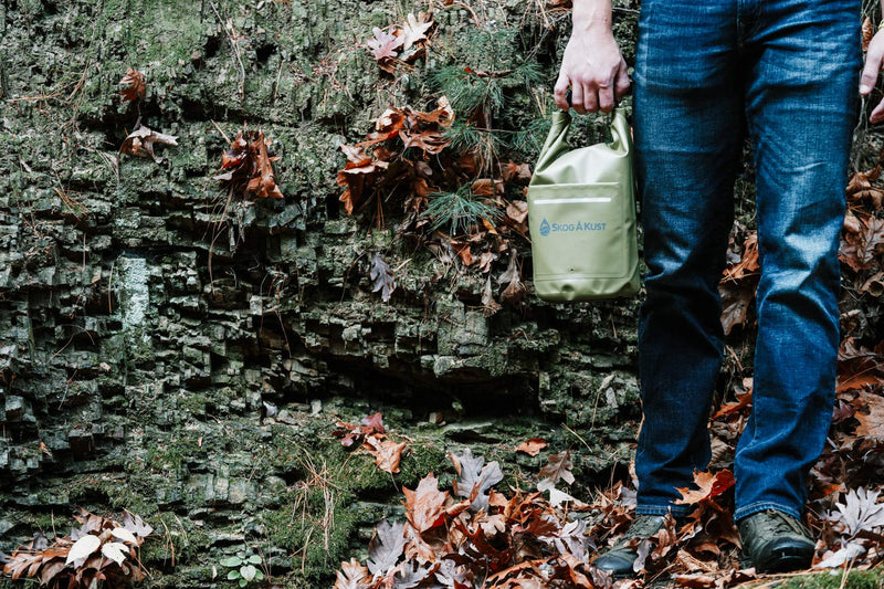 Skog Å Kust DrySåk Waterproof Floating Dry Bag with Exterior Zippered Pocket | for Kayaking, Rafting, Boating, Swimming, Camping, Hiking, Beach, Fishing | 10L & 20L Sizes 5 Liter Army Green 5L - BeesActive Australia