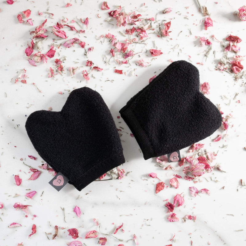 Cloth in a Box Eye Love It Black - Reusable Heart Shaped Eye Makeup Remover Pads | Easily Fits On Fingers | Fresh and Clean Skin | Soft and Gentle | Mesh Carry Bag Included | - BeesActive Australia