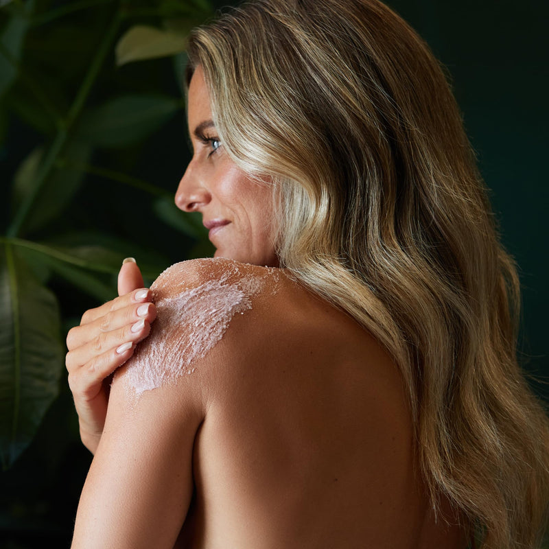 Sanctuary Spa Lily and Rose Salt Body Scrub, Exfoliating Pink Himalayan Salt with Vitamin E and Almond Oil, Vegan and Cruelty Free, 300g - BeesActive Australia