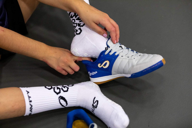 SENDA Gravity Performance Grip Socks - Crew Length White Medium - BeesActive Australia