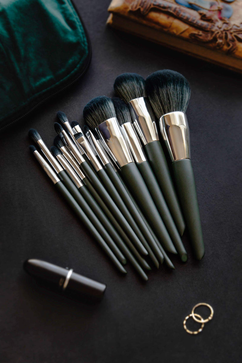 Professional Makeup Brush Set Collection, 10pcs Set High End Cosmetic Brush with Bag, Cruelty Free Synthetic Soft Bristles for Foundation Powder Blush Eye Shadow… (Green) Green - BeesActive Australia